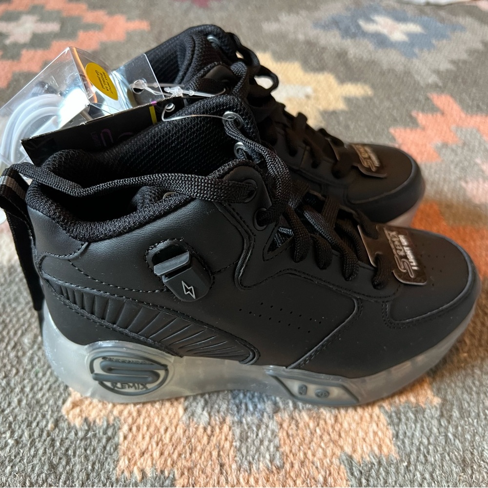 SKECHKERS Remix Light Up Sneakers Size 1